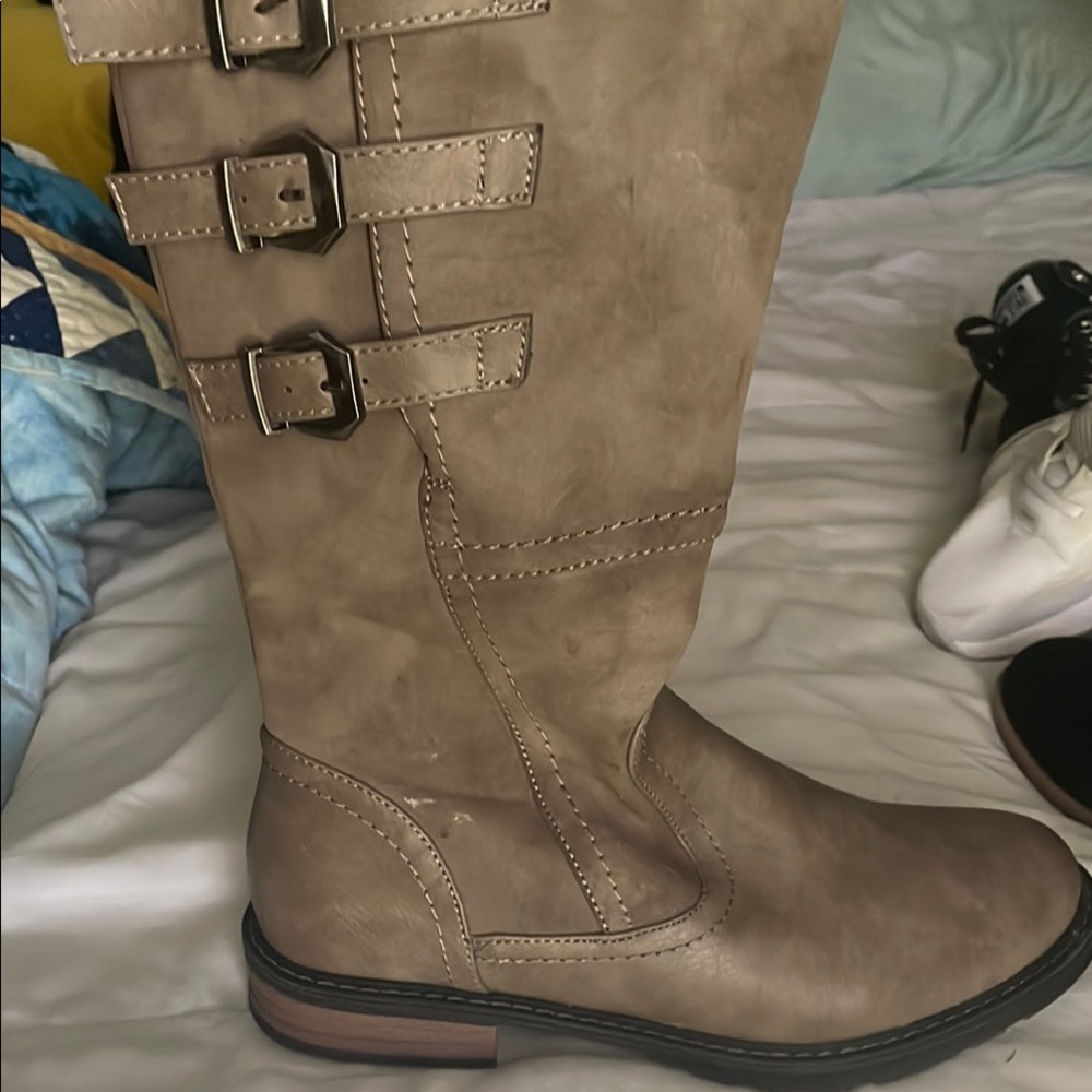 Patrizia Pepe Tan Combat Moto Boots with Decorative Buckle